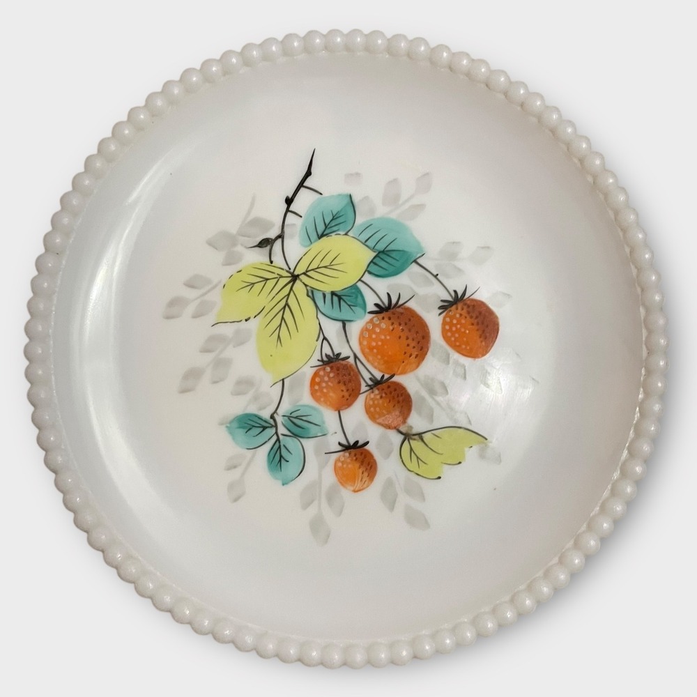 Westmoreland Vintage Beaded Edge Milk Glass Plates Set of 2 Fruit Berry Dessert - Picture 2 of 3